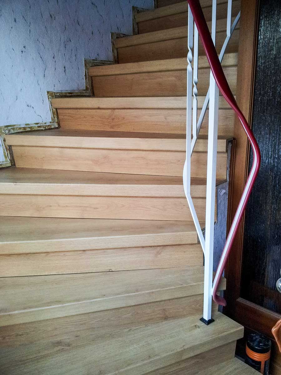neue Stufenverkleidung Treppe